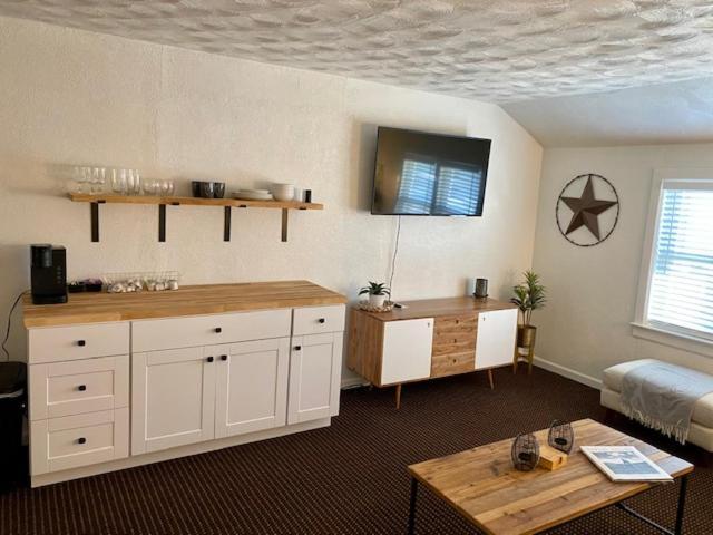 Moose Creek Lodge & Suites Коуди Екстериор снимка